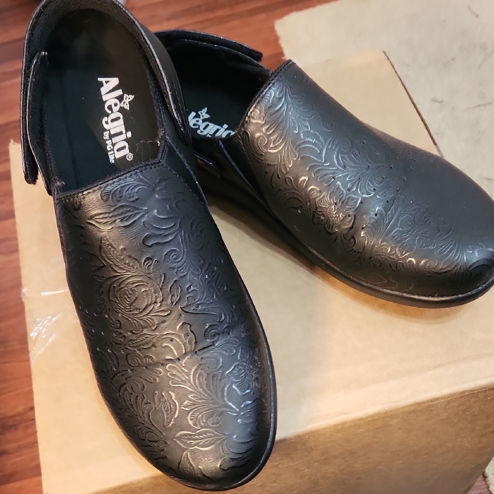 Alegria Women's Black Embossed Slip-On Loafers